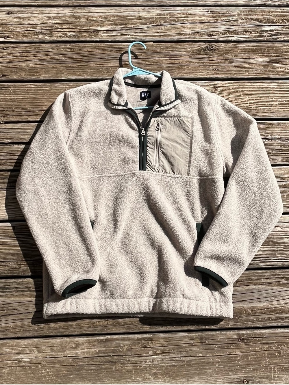 GAP Men's Light Beige Quarter-Zip Fleece Pullover with Chest Pocket